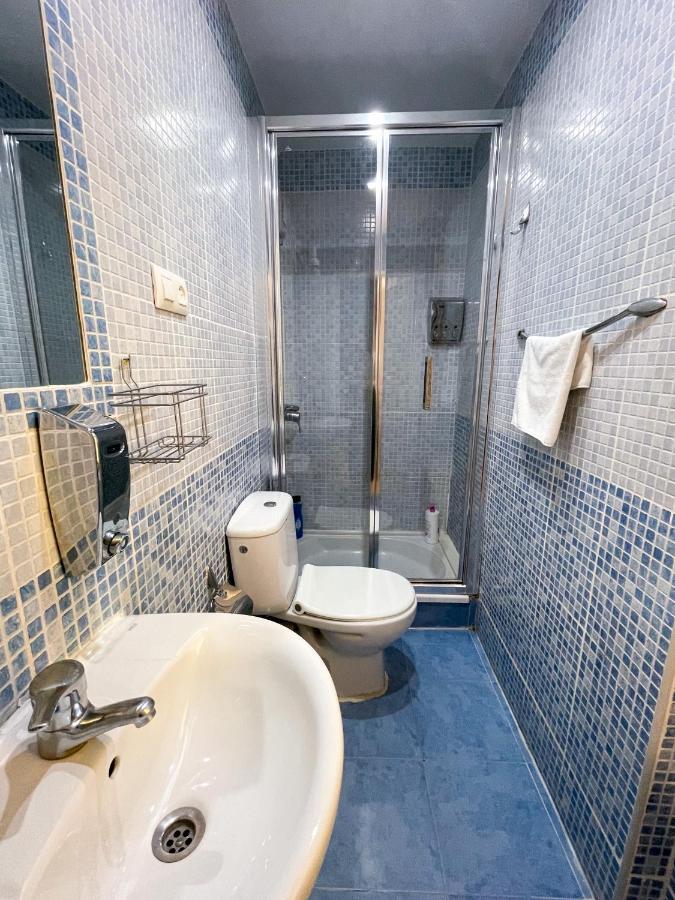 Az The Bridge Hostel - Coliving Сарагоса Экстерьер фото