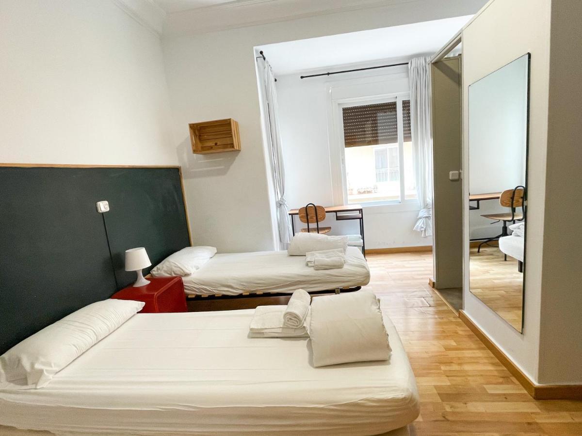 Az The Bridge Hostel - Coliving Сарагоса Экстерьер фото